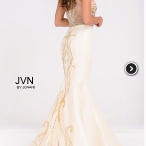 Jovani Prom Dress size 0 Nude Mermaid Taffeta